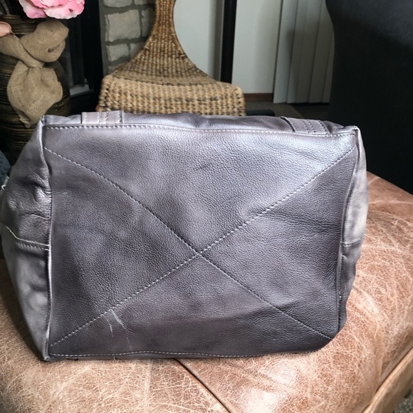 Distressed grey leather Made in Italy bag - Picture 4 of 12